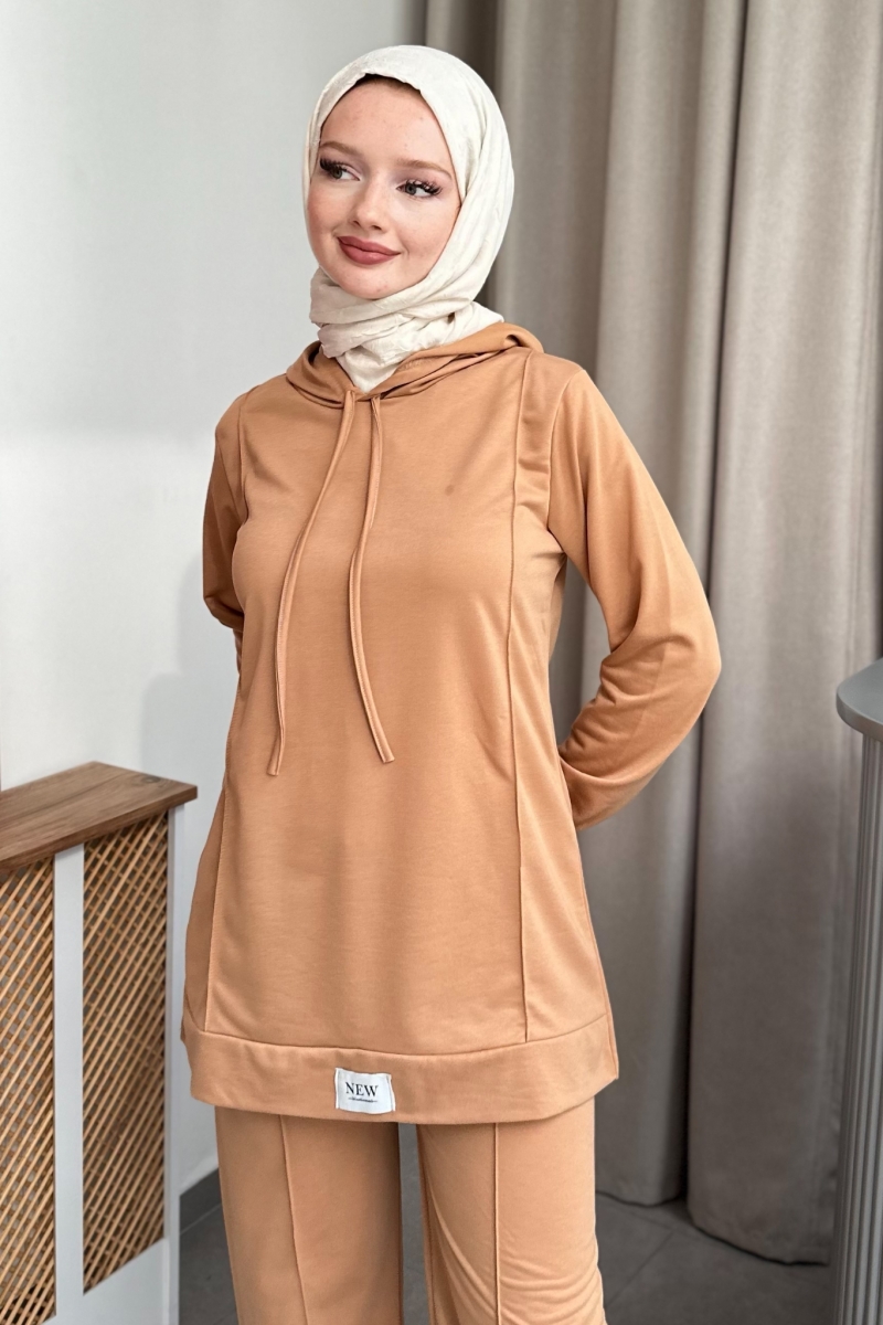 Maxi Camel Suit 