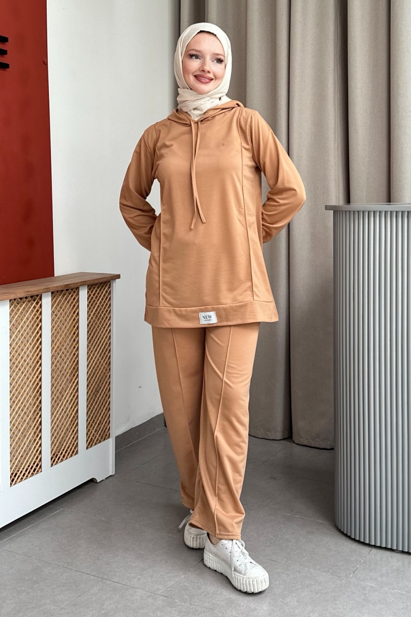 Maxi Camel Suit 