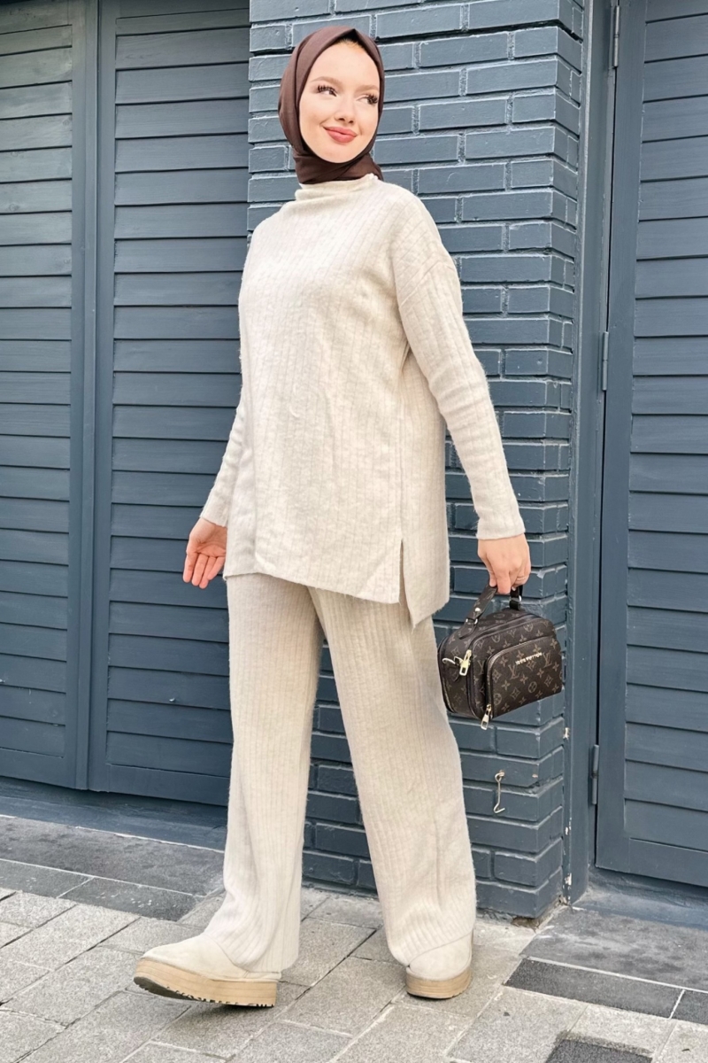 Suzanna Beige Suit